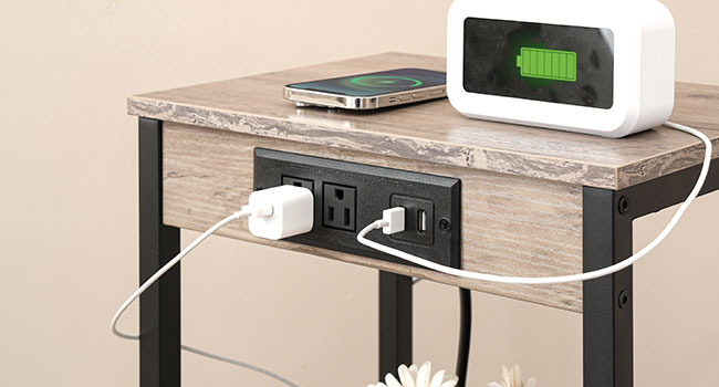 usb ports and AC outlets